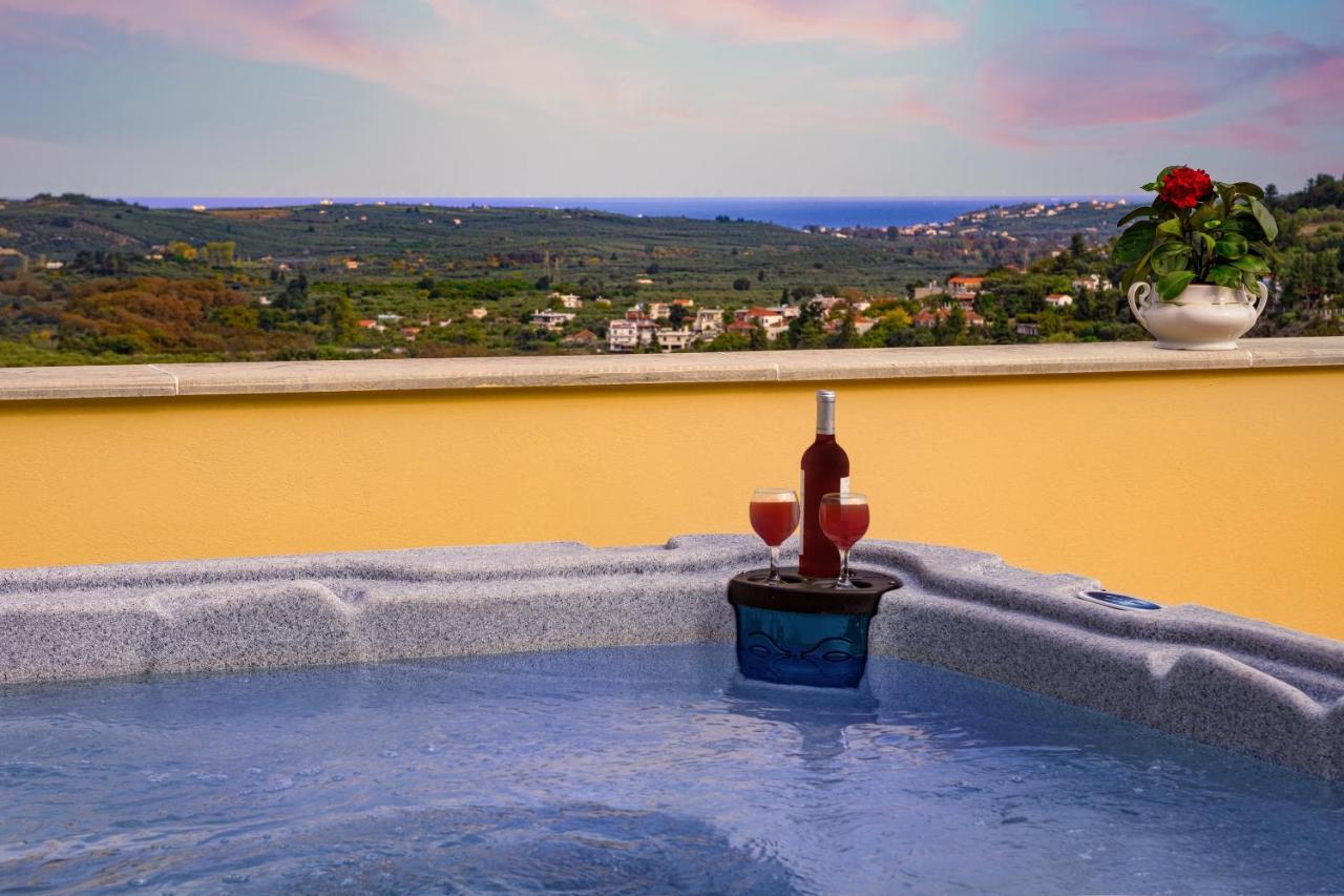Villa Erontas - Private Heated Jacuzzi Makhairoí エクステリア 写真