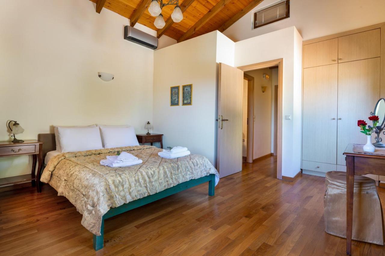 Villa Erontas - Private Heated Jacuzzi Makhairoí エクステリア 写真