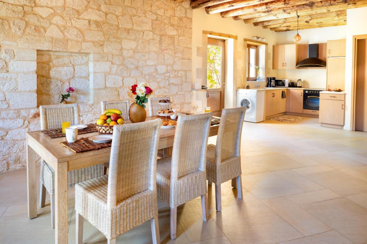 Villa Erontas - Private Heated Jacuzzi Makhairoí エクステリア 写真