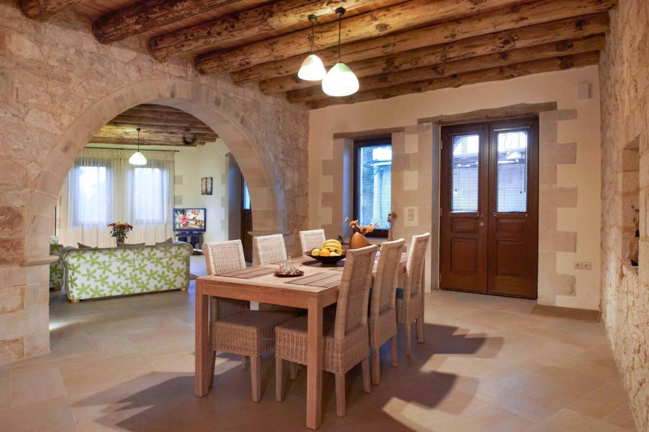 Villa Erontas - Private Heated Jacuzzi Makhairoí エクステリア 写真
