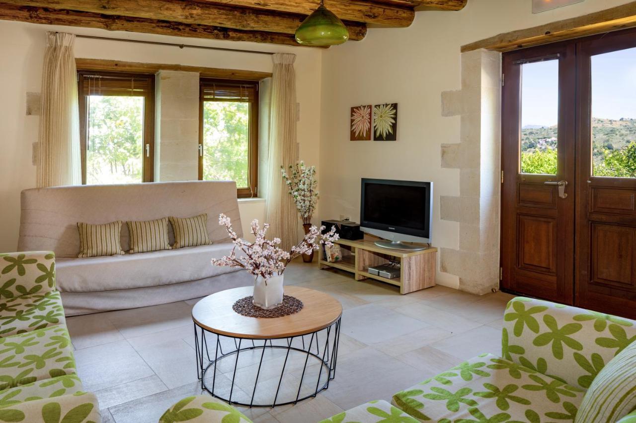Villa Erontas - Private Heated Jacuzzi Makhairoí エクステリア 写真