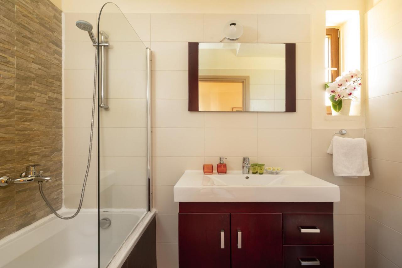 Villa Erontas - Private Heated Jacuzzi Makhairoí エクステリア 写真