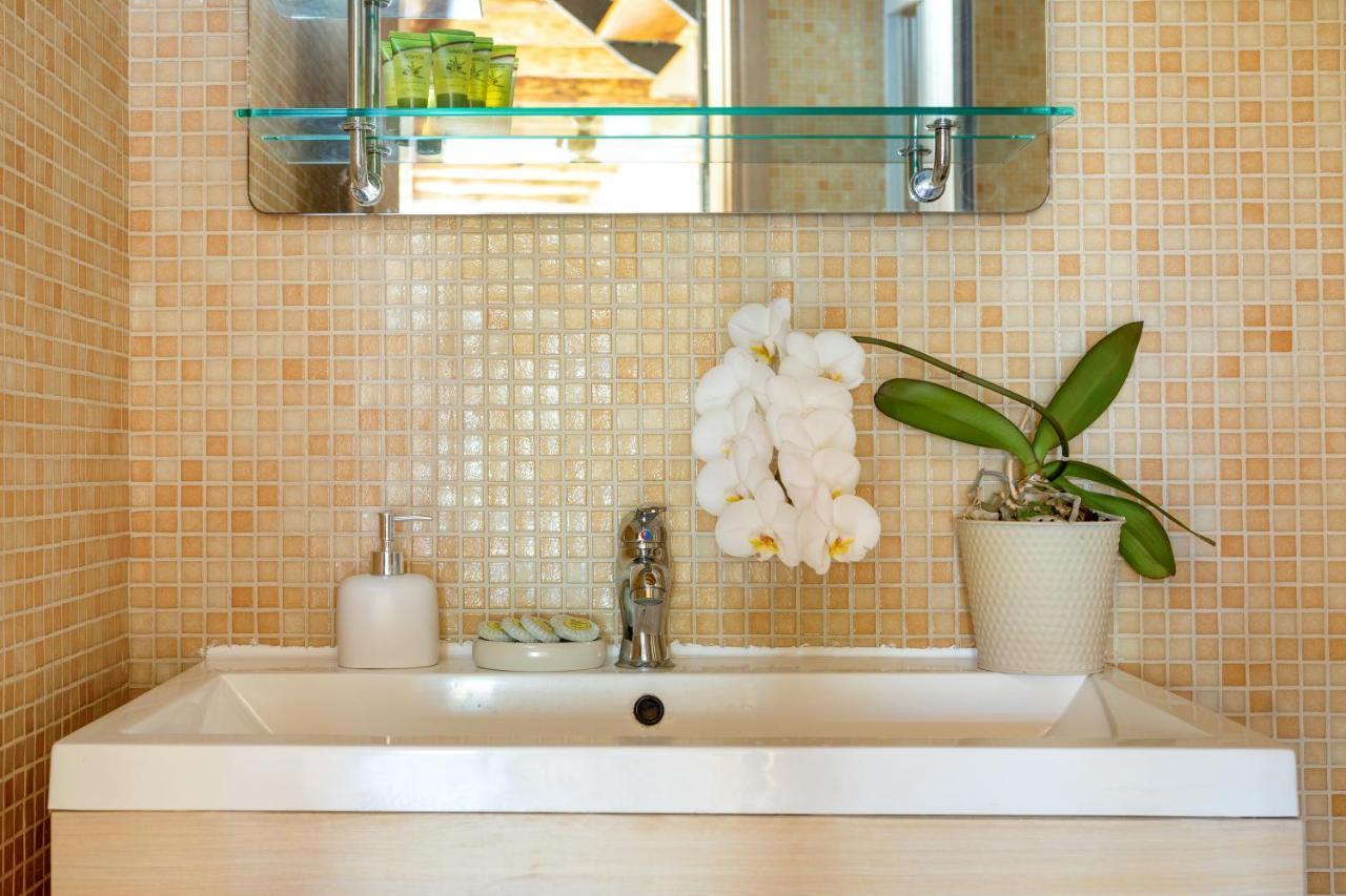 Villa Erontas - Private Heated Jacuzzi Makhairoí エクステリア 写真