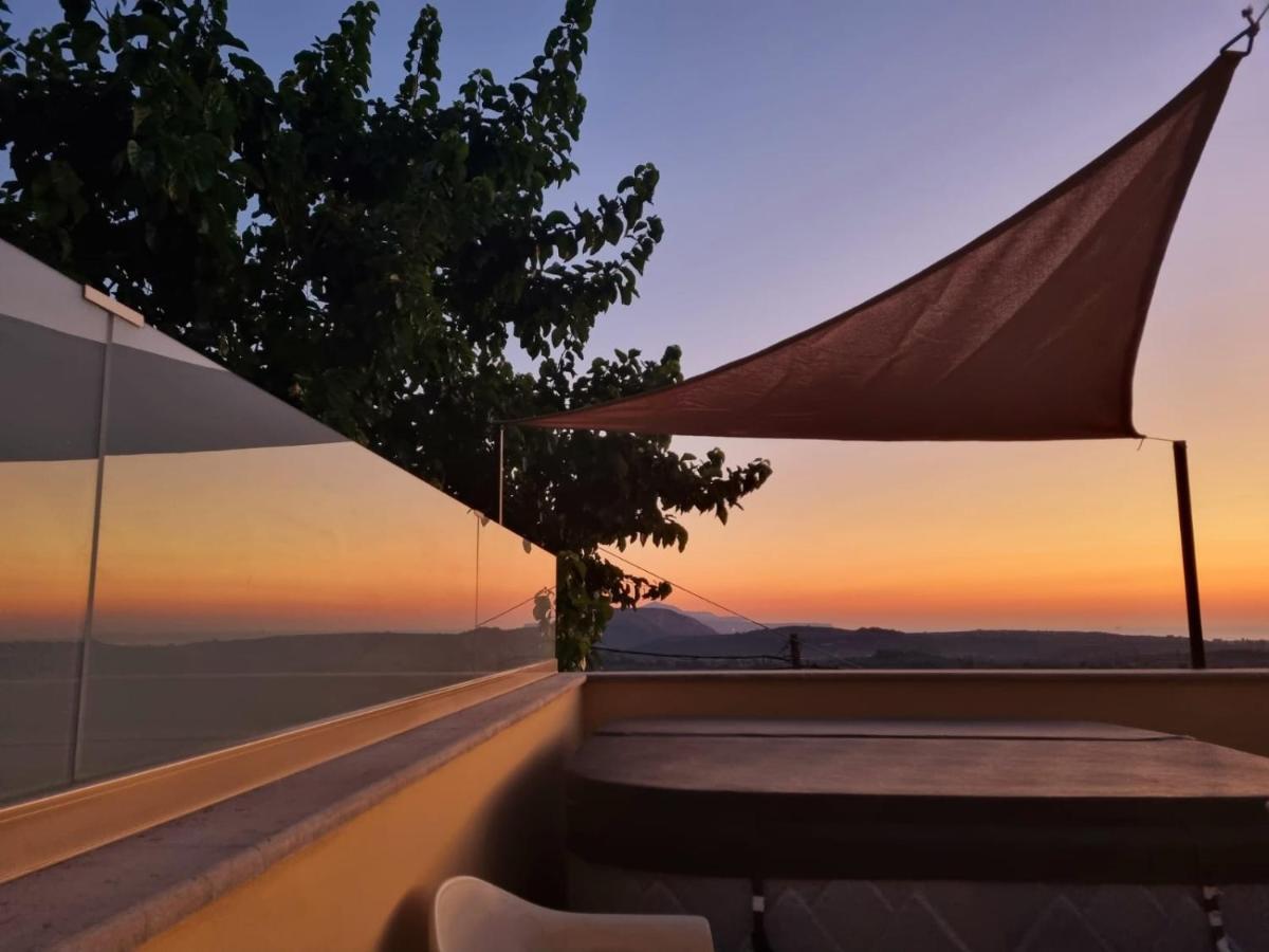 Villa Erontas - Private Heated Jacuzzi Makhairoí エクステリア 写真